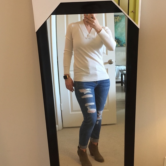 Gap Winter White Sweater - Picture 3 of 5